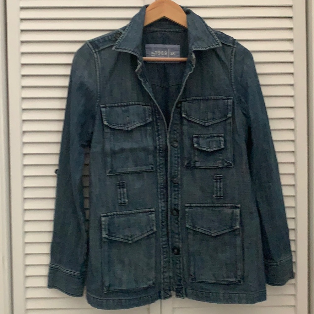 Sale 4/$15 Gap Women’s jean jacket